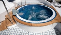 ELLE -  Jaccuzi
